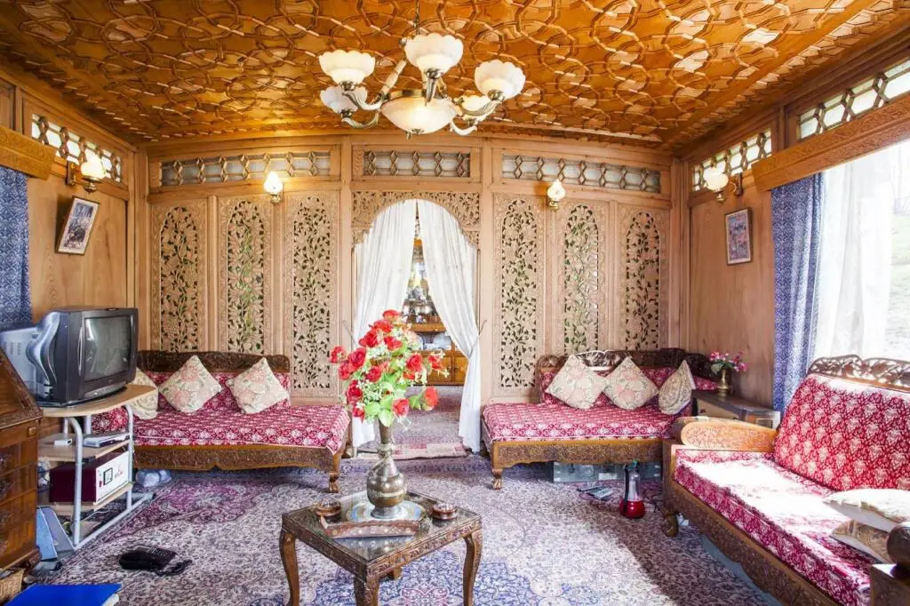 Шринагар: The Shelter Group of Houseboats