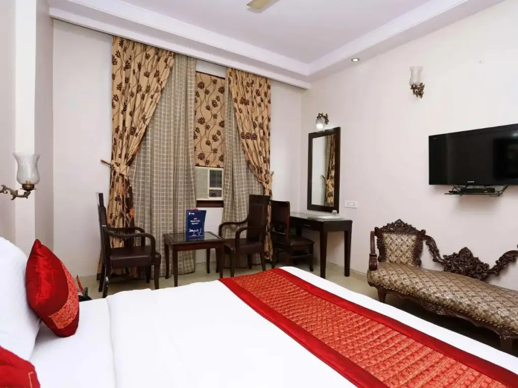 Нью-Дели: Hotel Mid Town