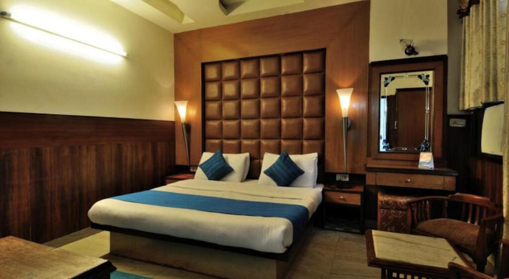 Нью-Дели: Fabhotel Spb 87