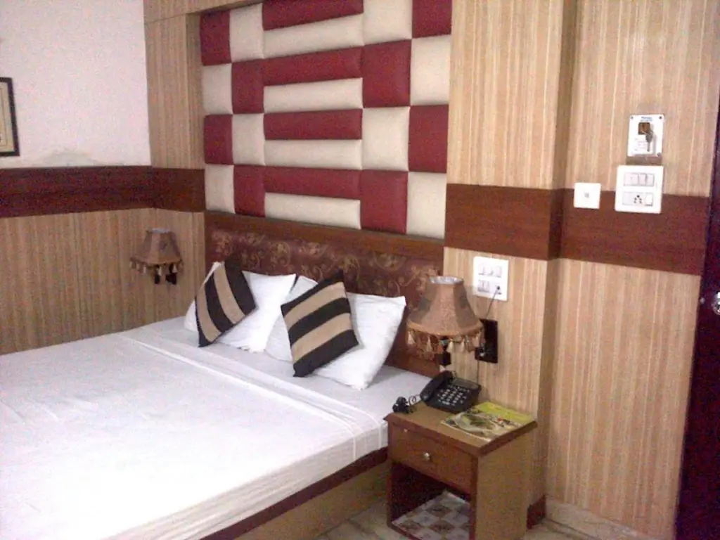 Нью-Дели: Fabhotel Spb 87