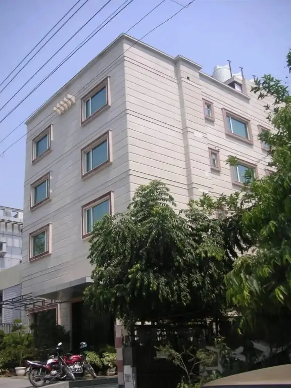 Нью-Дели: Hotel Meridian Plaza