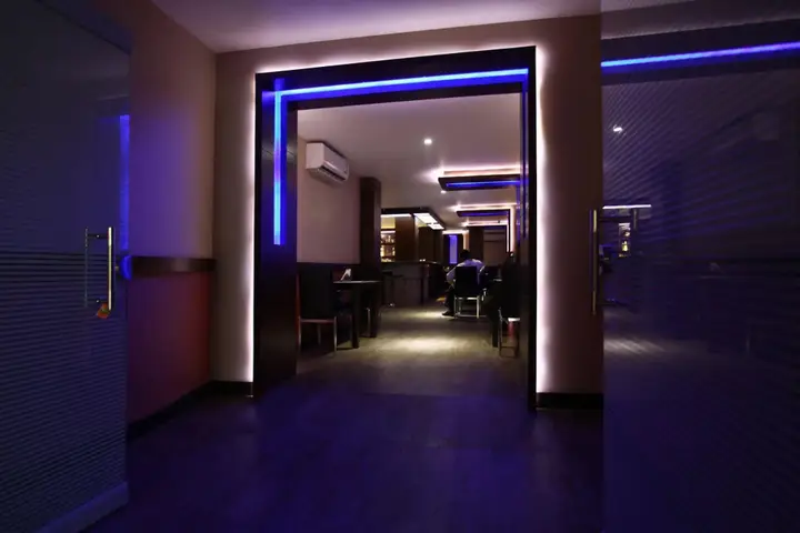 Коччи: Hotel Castle Rock