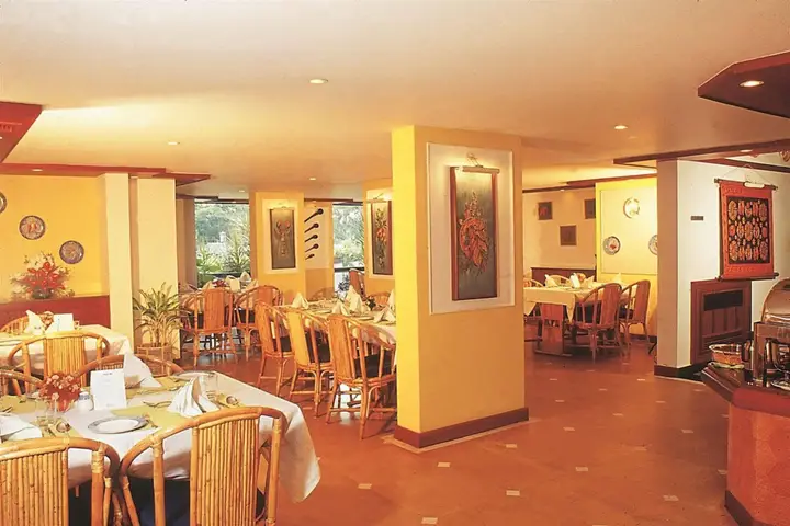 Эрамаллур: Riviera Suites