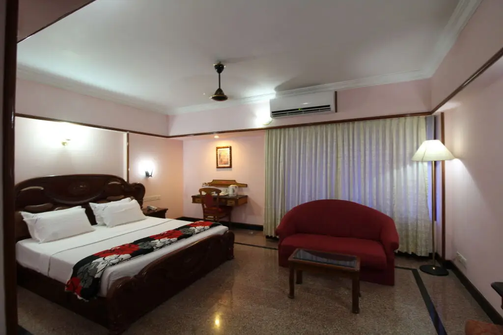 Гуруваюр: Mayura Residency