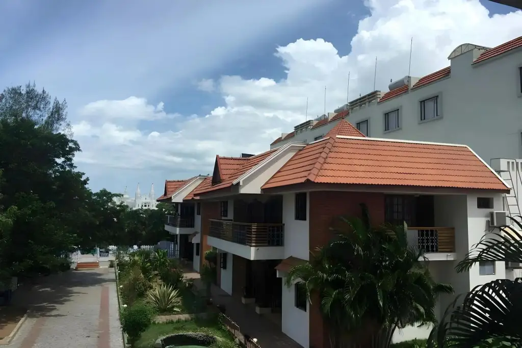 Нагоре: Hotel Seagate