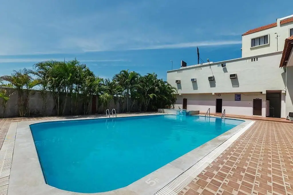 Нагоре: Hotel Seagate