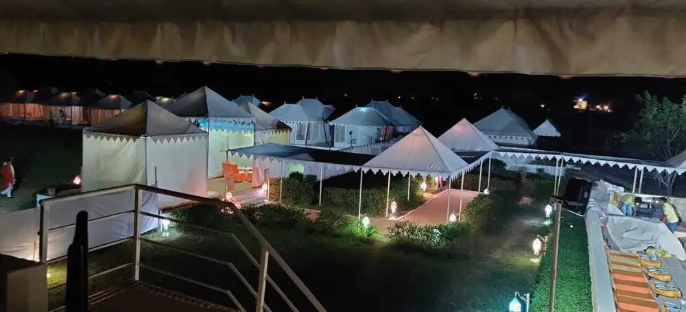 Каной: Camp e Khas