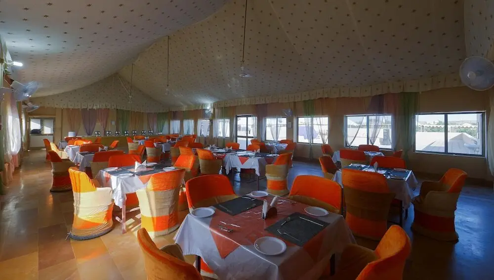 Каной: Camp e Khas