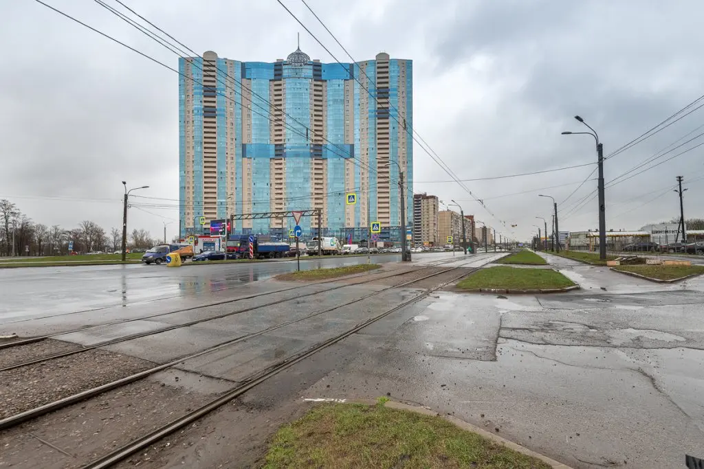 Санкт-Петербург: Апартаменты в Небоскребе с Видом на Неву