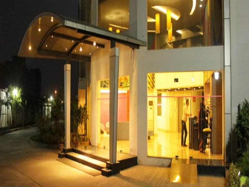 Большая Нойда: RnB Qube by 1589 Hotels