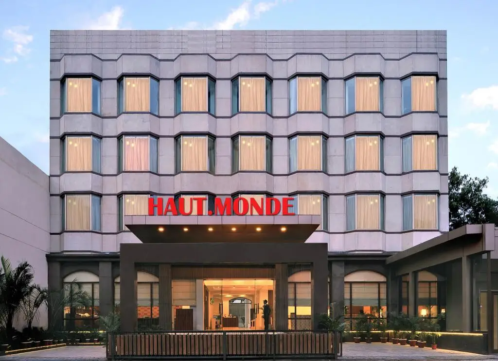 Hotel Haut Monde — фото 1