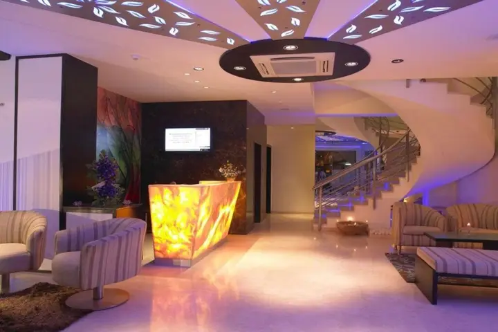 Бангалор: BluPetal - A Business Hotel
