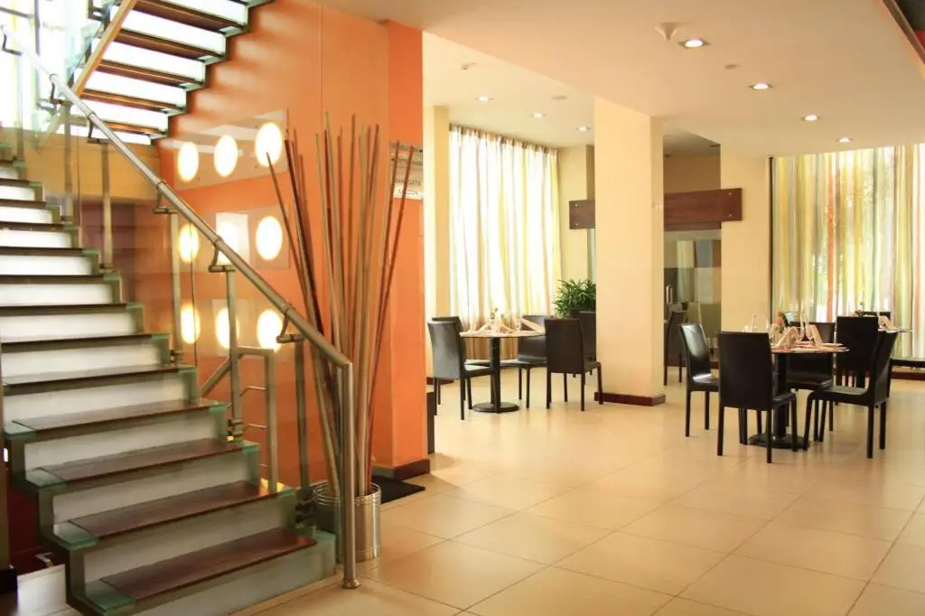Бангалор: 37th Crescent Hotel
