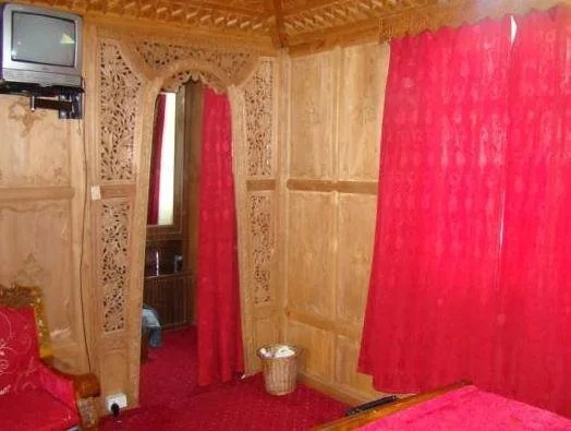 Шринагар: Mandalay Houseboats