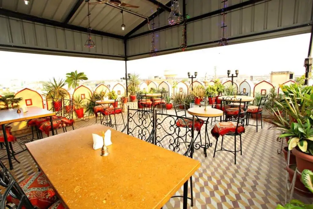 Джайпур: Hotel Moon Light Palace Jaipur