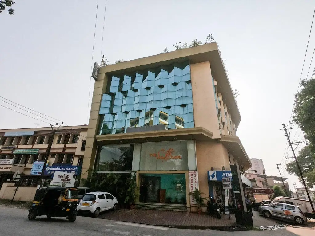 Мангалур: Srinivas Saffron Hotel