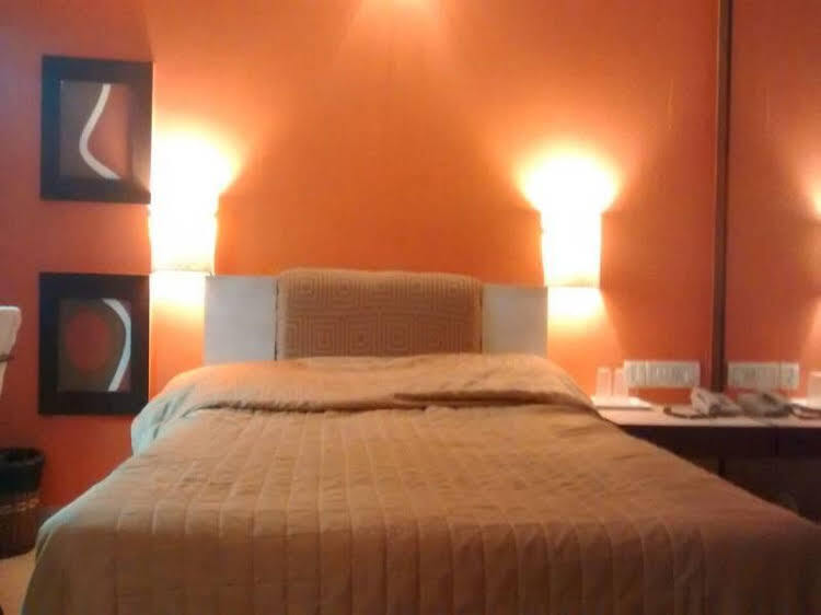 Бангалор: The Belair Retreat Hotel
