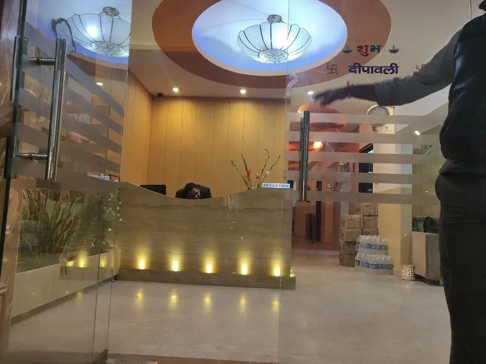 Нью-Дели: Hotel Apra International