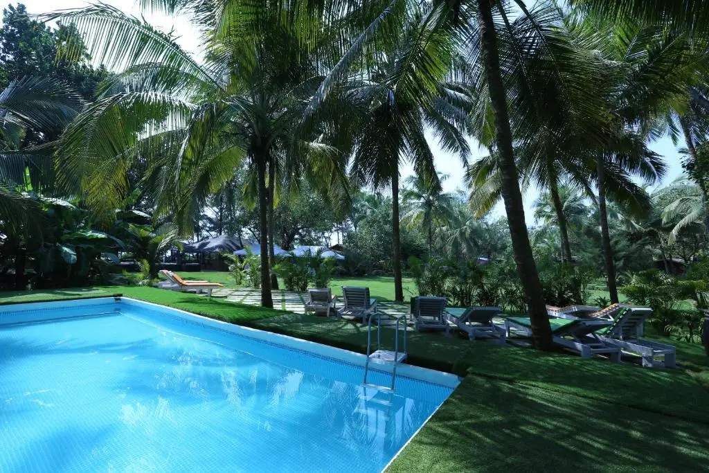 Морджим: Montego Bay Beach Village