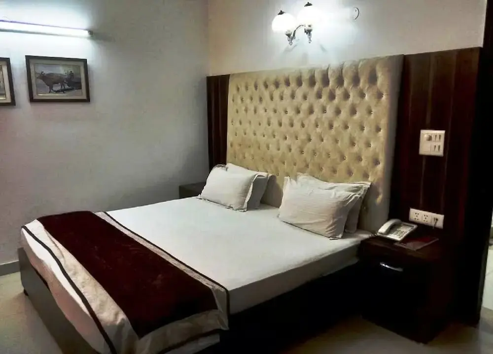Нью-Дели: Hotel Solo Victoria