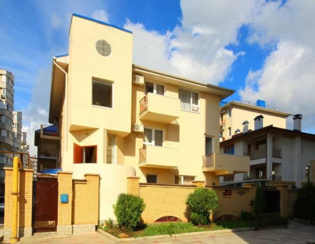 Анапа: Guest House Liliya