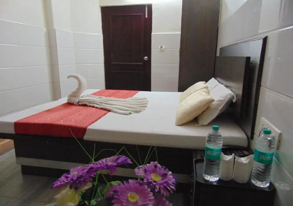 Агра: FabHotel Alpine