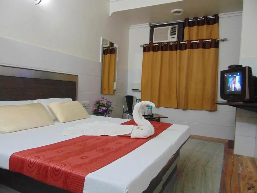Агра: FabHotel Alpine