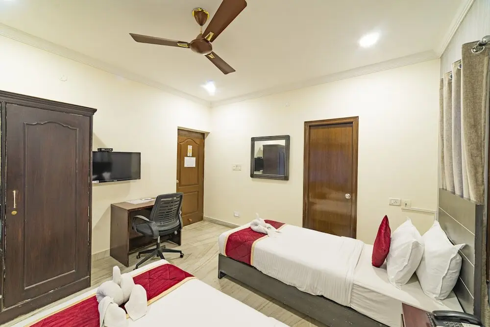 Хидерабад: Hotel Athome & Serviced Apartments by Deccan Serai Hotels