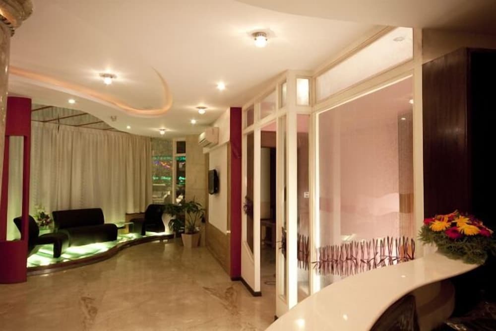 Бангалор: Roerich Hotels Pvt. Ltd