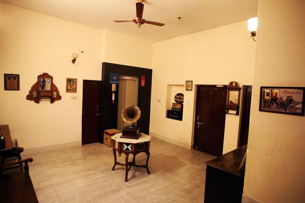 Hotel Ajit Mansion — фото 1