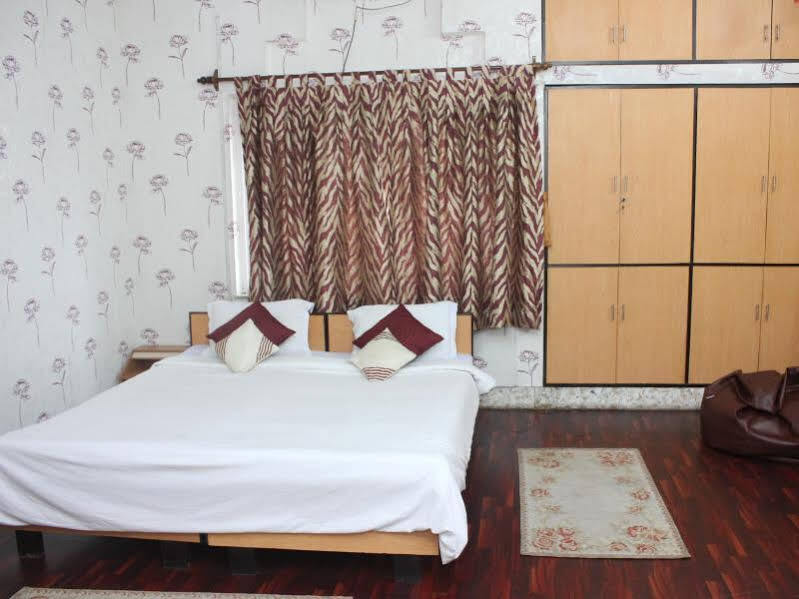 Колката: Nips Corporate Guest House
