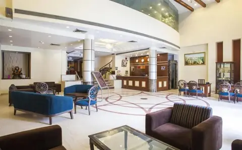 Hotel Raj Continental — фото 1