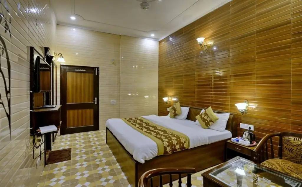Амритсар: Hotel Holy City