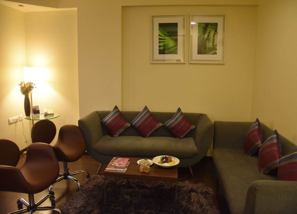 Раджкот: Marasa Sarovar Portico  Rajkot