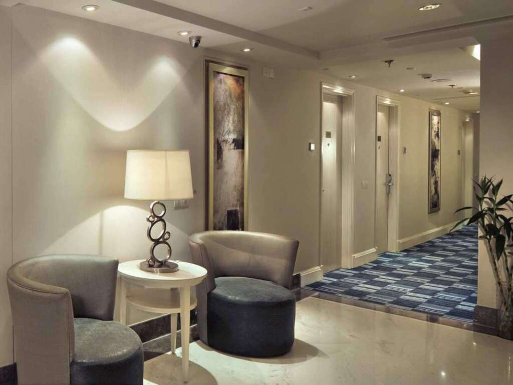 Нью-Дели: The Ashtan Sarovar Portico Delhi