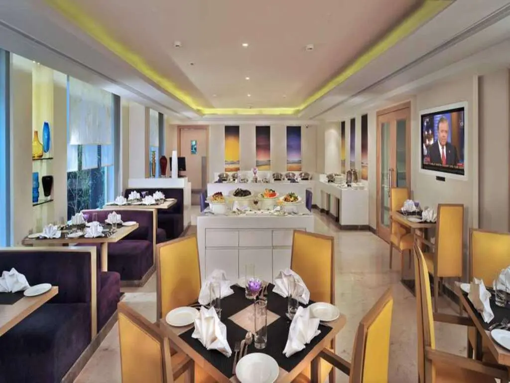 Нью-Дели: The Ashtan Sarovar Portico Delhi