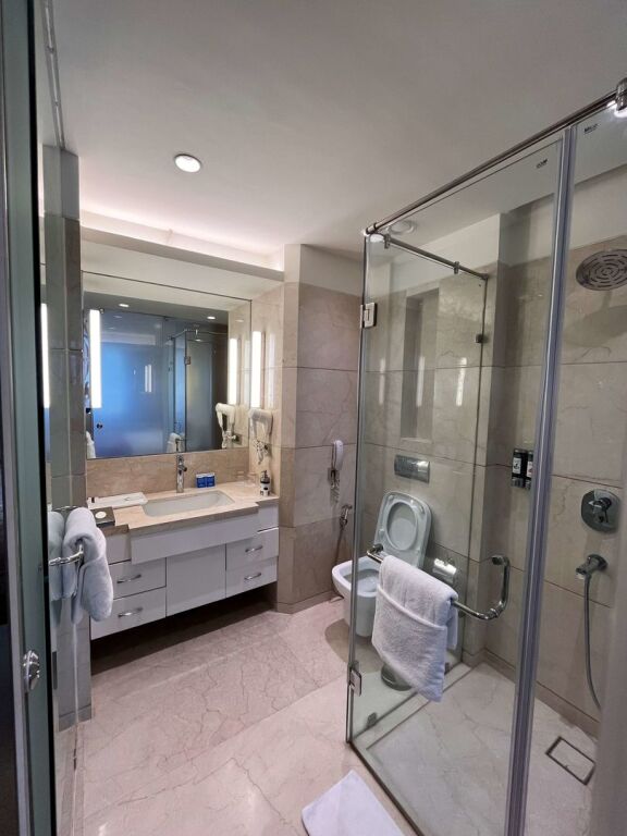 Нью-Дели: The Ashtan Sarovar Portico Delhi