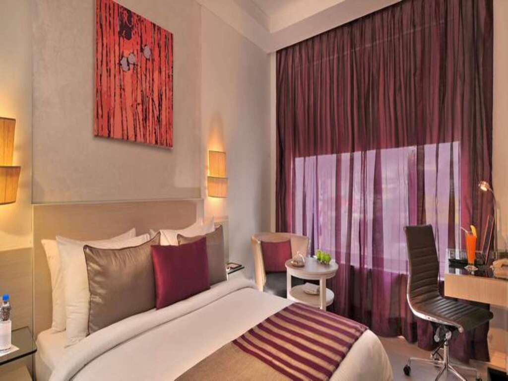 Нью-Дели: The Ashtan Sarovar Portico Delhi
