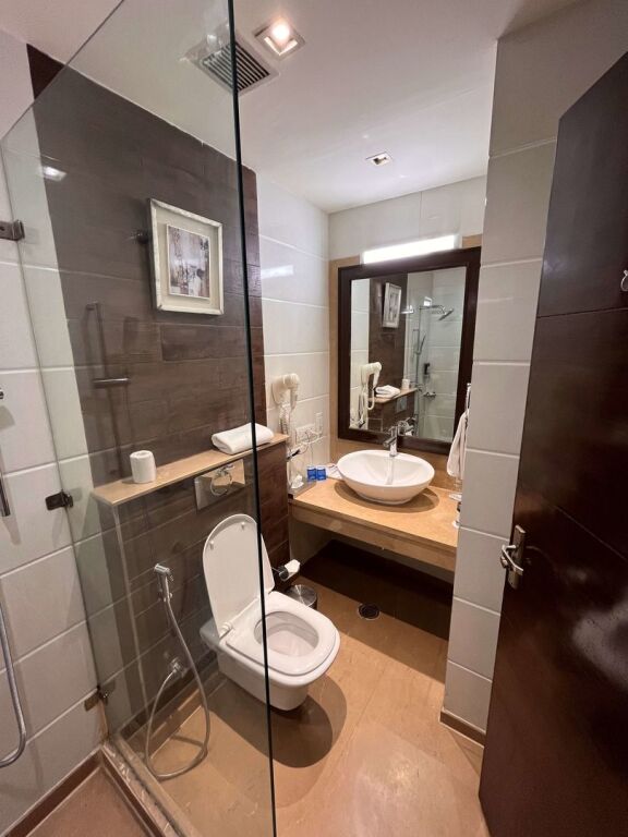 Нью-Дели: The Ashtan Sarovar Portico Delhi