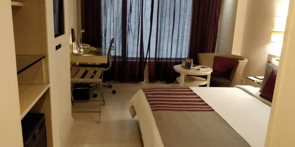 Нью-Дели: The Ashtan Sarovar Portico Delhi