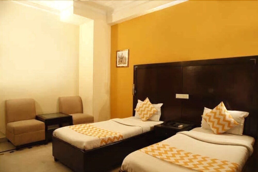 Нью-Дели: 12075 Hotel Regalia Retrea