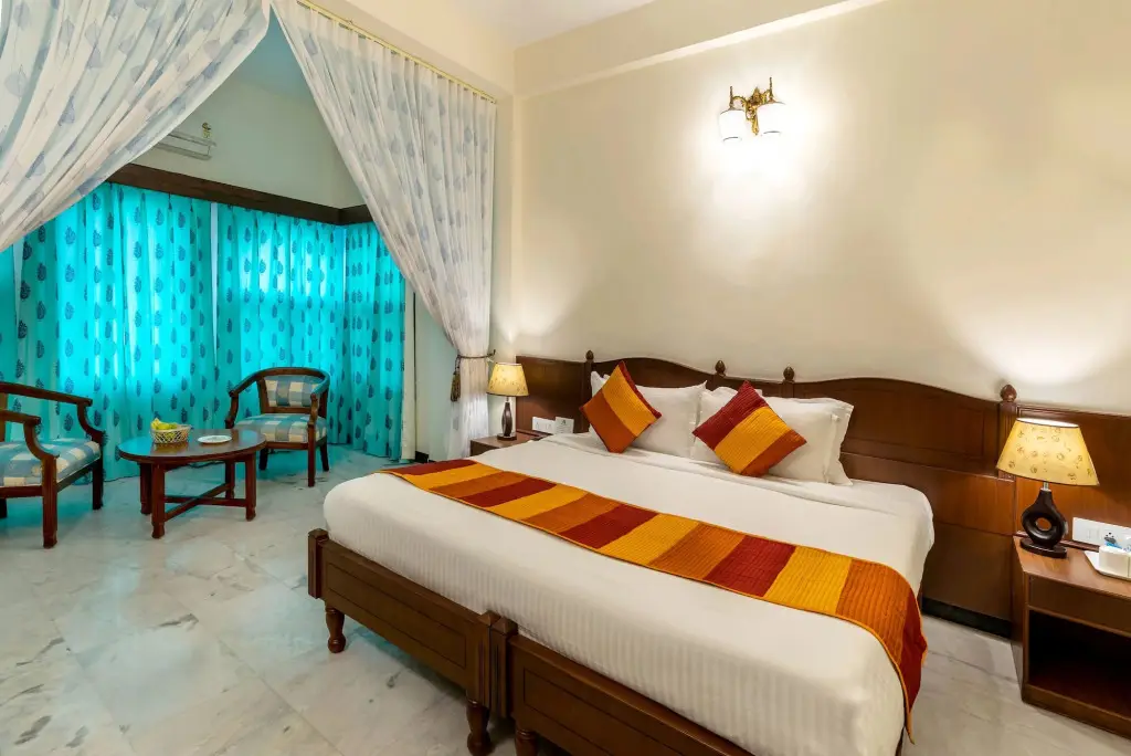 Удаипур: Hotel Sarovar on Lake Pichola