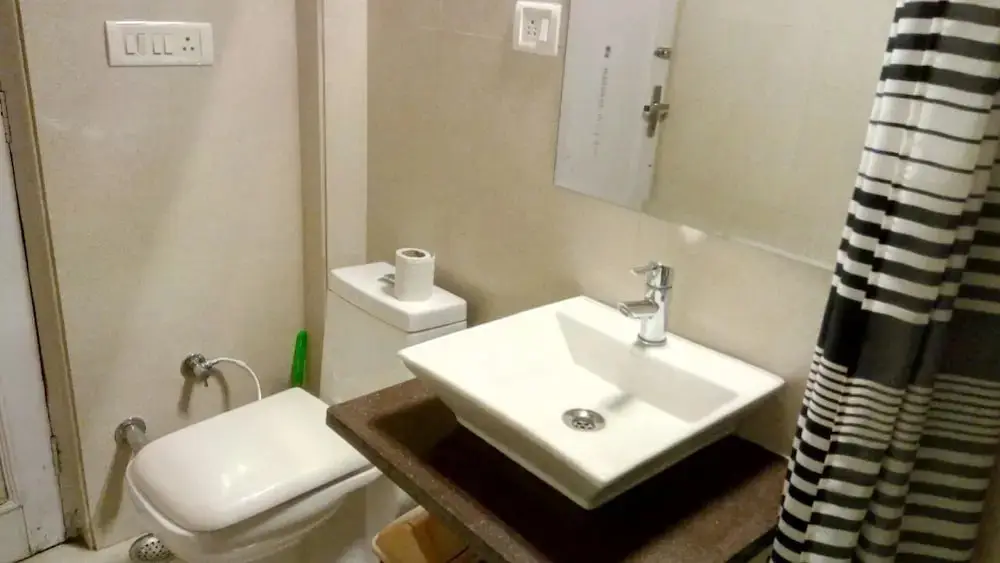 Нью-Дели: Woodpecker - 2 Bedroom Service Apartment