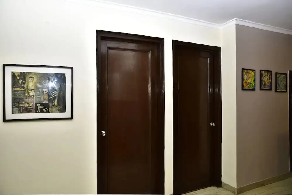 Нью-Дели: Woodpecker - 2 Bedroom Service Apartment