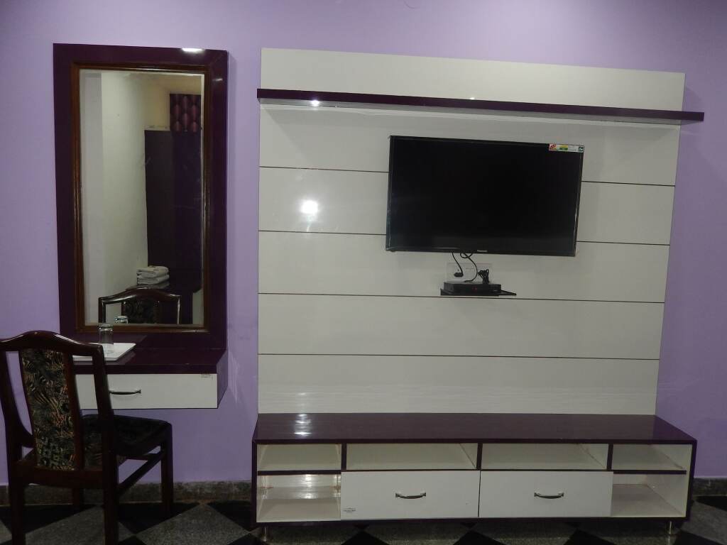 Нью-Дели: OYO 7845 Hotel Orchid Garden
