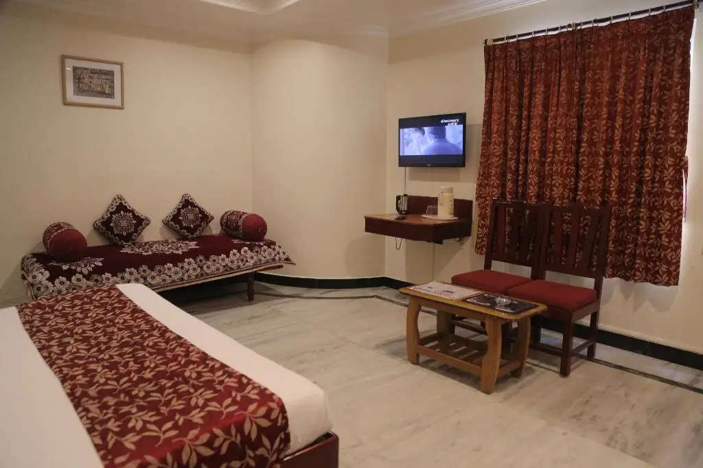 Пудучерри: Hotel Sri Sabthagiri