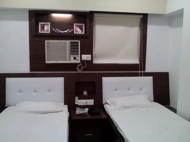 Колката: Neeranand Dalhousie - Pure Vegetarian Hotel