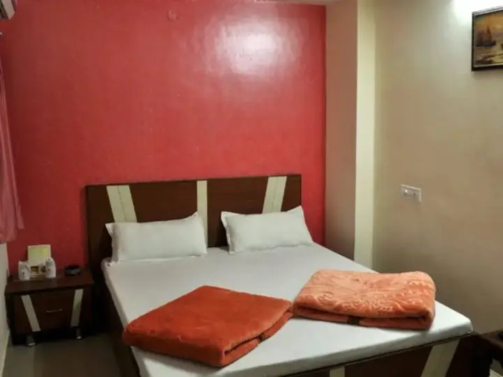Лудхиана: Hotel Pukhraj