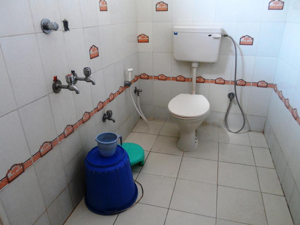 Тирупати: KVP Residency