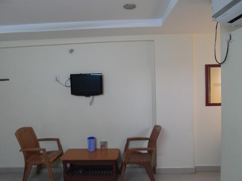 Тирупати: KVP Residency